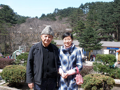 China-Huangshan-Mountain-Xie-Feifei-and-Habeeb