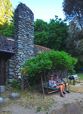 Black Bear Lodge on Rogue River