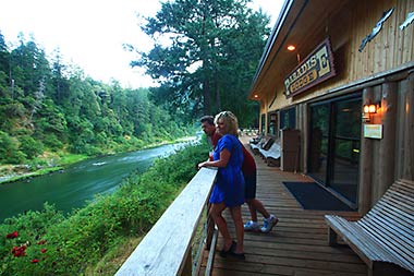 Rogue River Paradise Lodge balcony