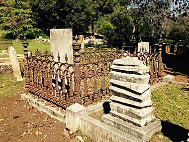 Calaveras Columbia tombstone