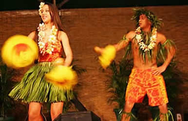 Oahu dancers