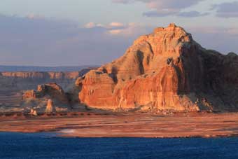 Glen Canyon mountain behind river