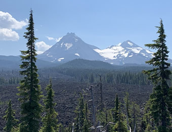 McKenzie River, Oregon, view of the Cascades from the observatory